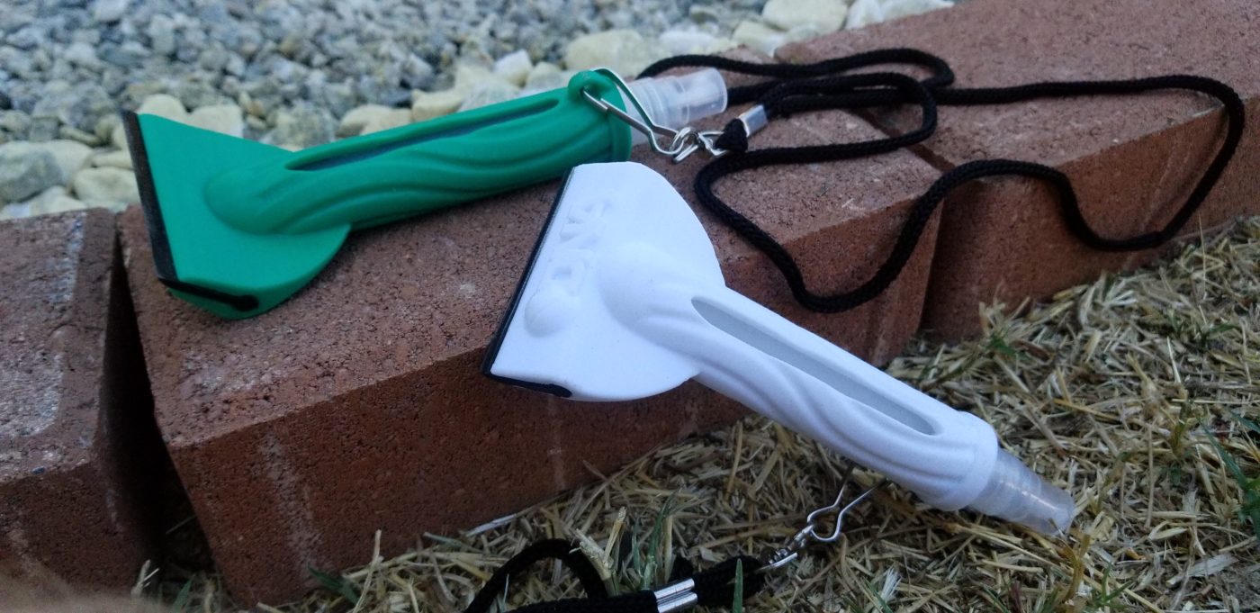 “SWIPE” THE PAINTBALL DNA SPRAY N’ WIPE MASK / LENS SQUEEGEE PaintballDNA